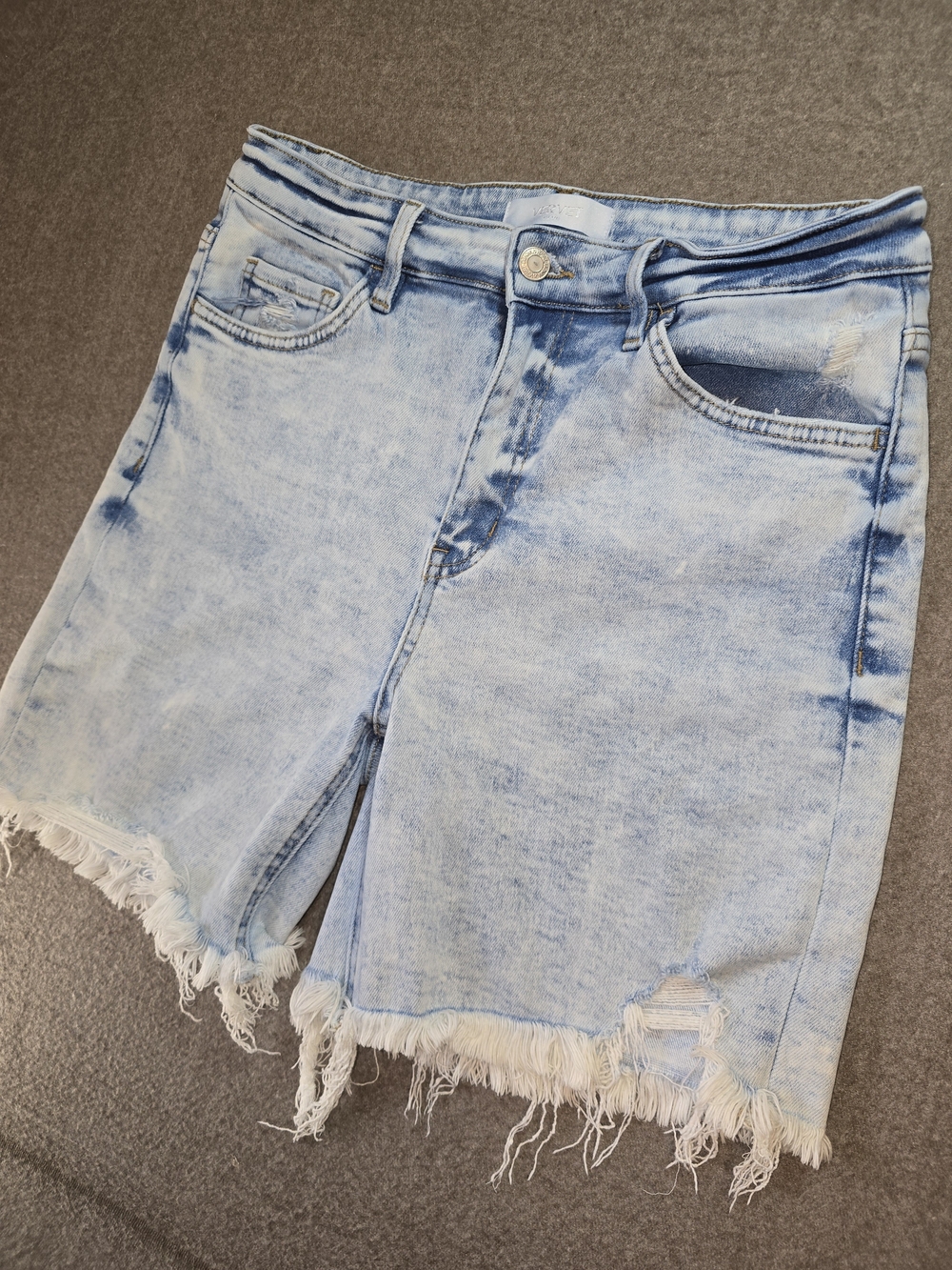 Vervet Light Wash Frayed Hem Women’s Denim Shorts Stretch Large